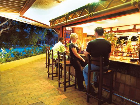 Cabanas - bar area